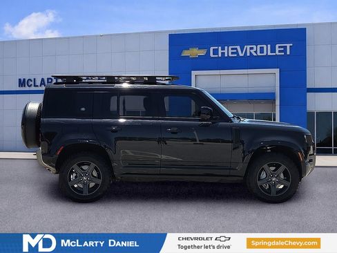 Used 2023 Land Rover Defender 110 X-Dynamic SE AWD/4WD image 6