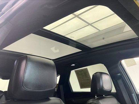Used 2019 Cadillac XT5 Platinum AWD/4WD image 24