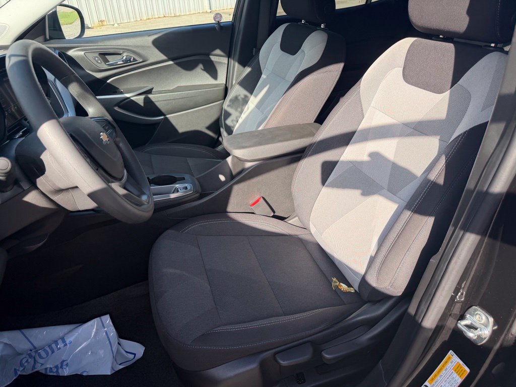 Used 2026 Chevrolet Trax LS FWD image 10