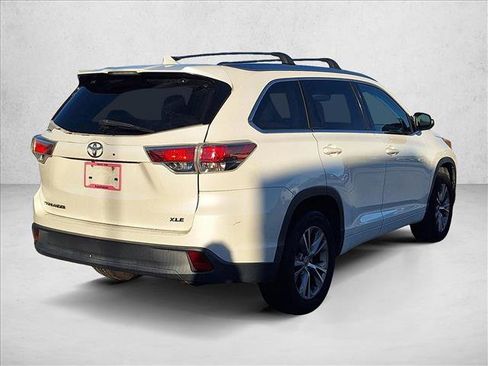 Used 2014 Toyota Highlander XLE image 5