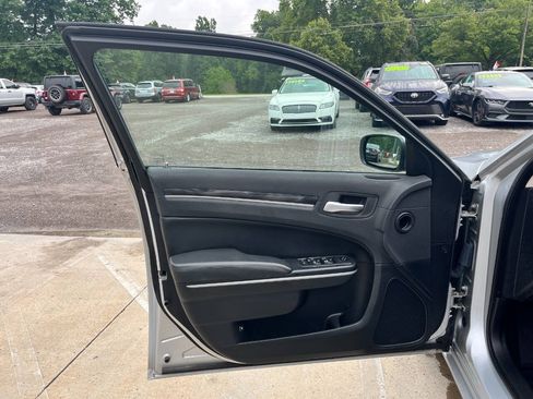 Used 2020 Chrysler 300 Touring L w/ Value Package AWD/4WD image 21
