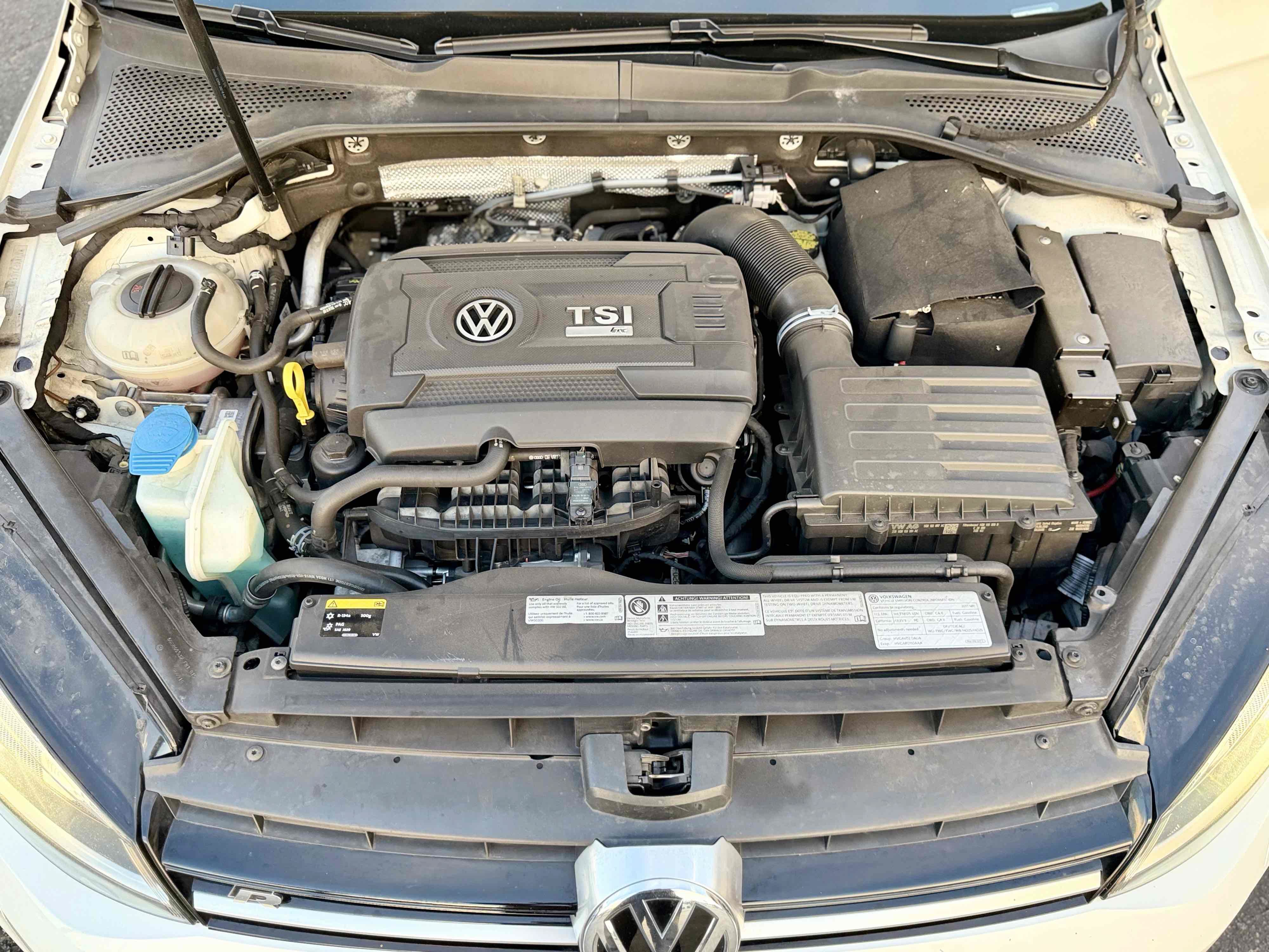 Used 2017 Volkswagen Golf R 4-Door AWD/4WD image 37