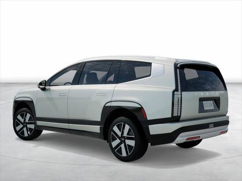 New 2026 Hyundai Ioniq 9 SEL image 5