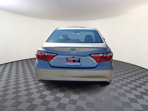 Used 2017 Toyota Camry LE image 7