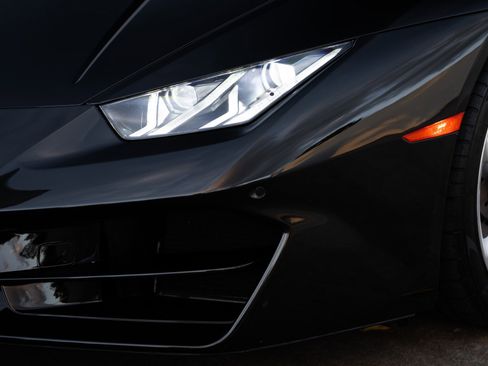 Used 2017 Lamborghini Huracan LP 580-2 image 32