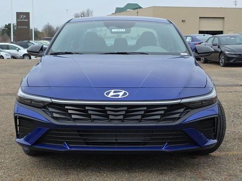 New 2025 Hyundai Elantra Sport image 21