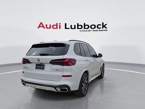 Used 2026 BMW X5 sDrive40i w/ M Sport Package RWD image 8