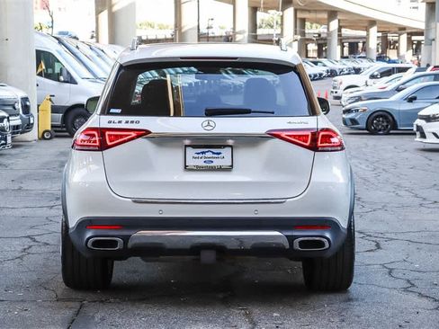 Used 2022 Mercedes-Benz GLE 350 4MATIC w/ Premium Package image 4
