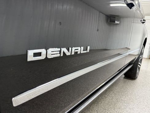 Used 2019 GMC Yukon XL Denali w/ Denali Ultimate Package AWD/4WD image 9