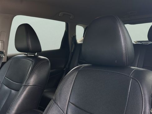Used 2019 Nissan Rogue SL FWD image 13