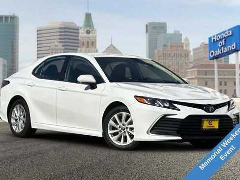 Used 2024 Toyota Camry LE FWD image 3