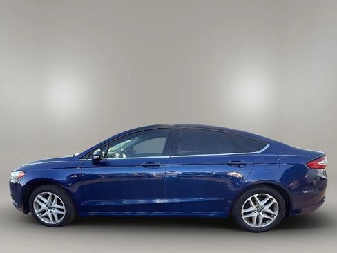 Used 2015 Ford Fusion SE image 2