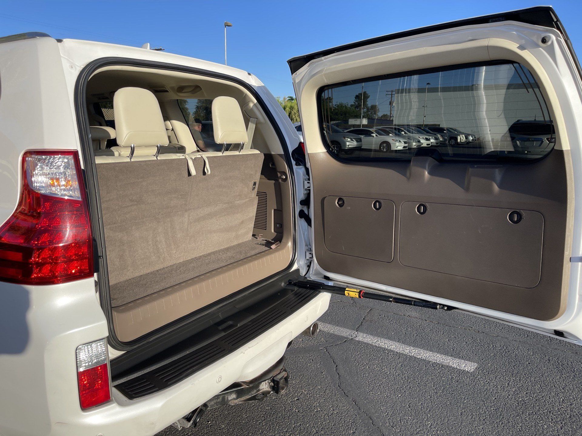 Used 2010 Lexus GX 460 Premium AWD/4WD image 25
