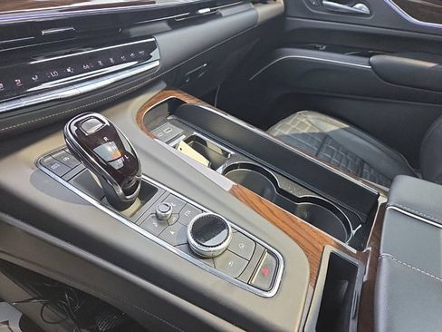 Used 2023 Cadillac Escalade Sport Platinum w/ LPO, ONYX Package AWD/4WD image 23