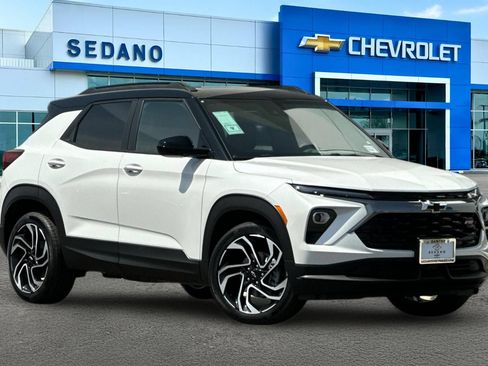 New 2026 Chevrolet TrailBlazer RS w/ Convenience Package FWD image 2