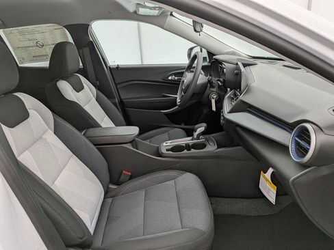 New 2026 Chevrolet Trax LS w/ LS Convenience Package FWD image 21