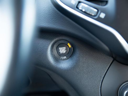 Used 2021 Jeep Cherokee Latitude Plus image 15