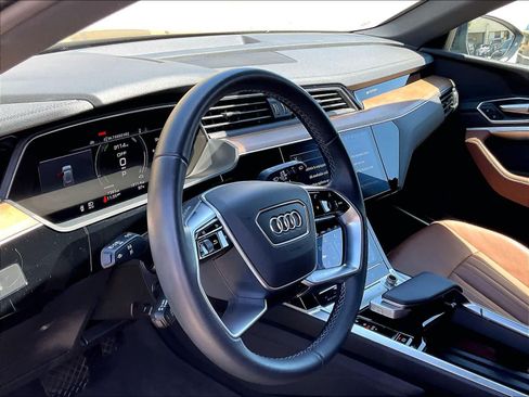 Certified 2024 Audi Q8 e-tron Premium Plus w/ Premium Plus Package AWD/4WD image 16