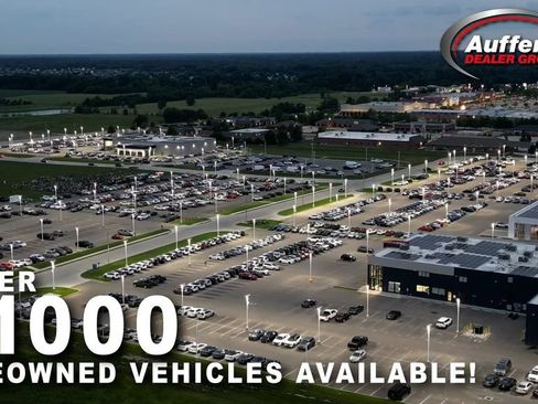 Used 2025 Jeep Grand Cherokee L Limited w/ Black Appearance Package AWD/4WD image 8