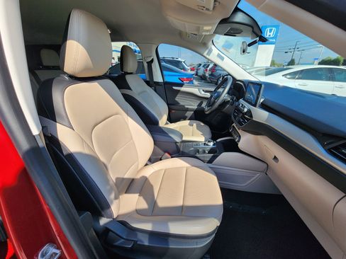 Used 2021 Ford Escape SEL w/ Technology Package image 12