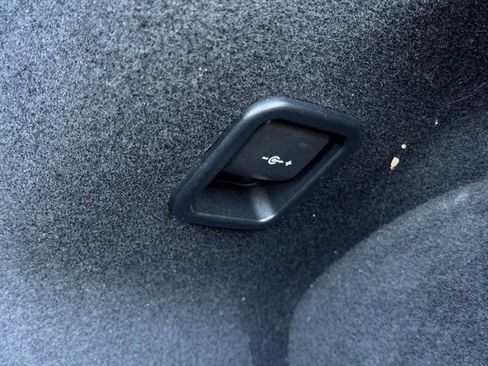 Used 2018 BMW 750i RWD image 13