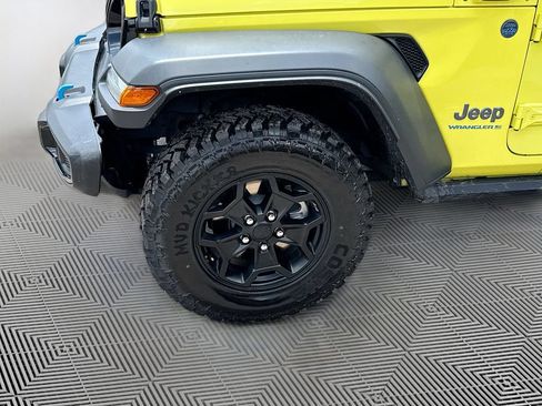 Used 2023 Jeep Wrangler Unlimited w/ Convenience Group AWD/4WD image 35