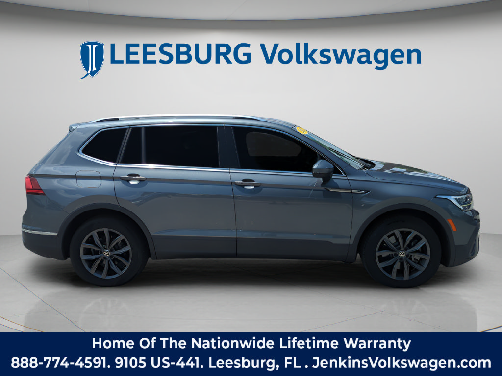 Used 2022 Volkswagen Tiguan SE FWD image 3