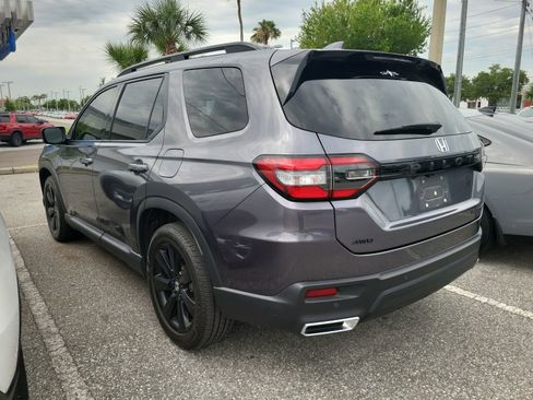 Certified 2025 Honda Pilot Black Edition image 6