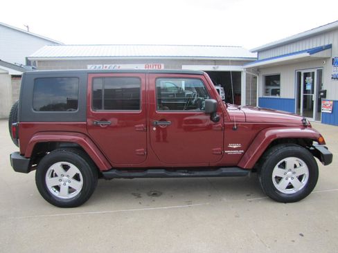 Used 2007 Jeep Wrangler Unlimited Sahara w/ Dual Top Group image 4