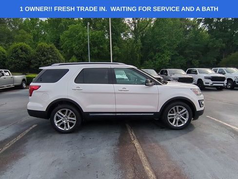 Used 2016 Ford Explorer XLT w/ Equipment Group 202A AWD/4WD image 6