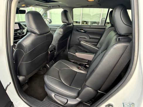 Used 2026 Toyota Highlander XLE AWD/4WD image 19