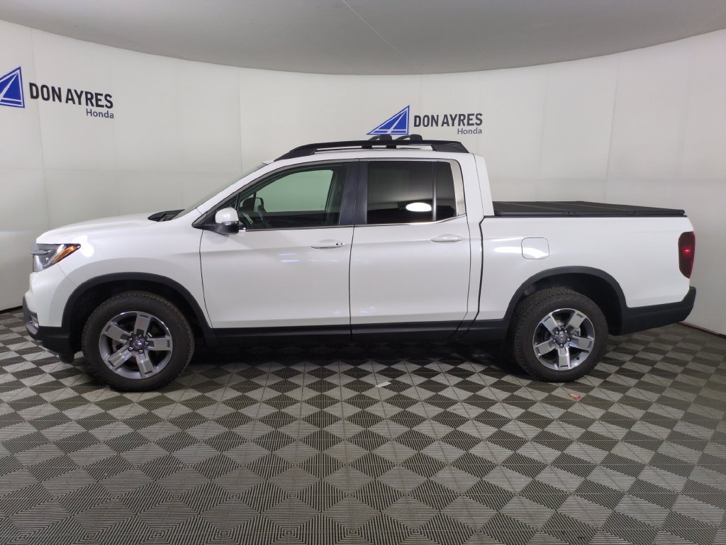 Certified 2025 Honda Ridgeline RTL image 2