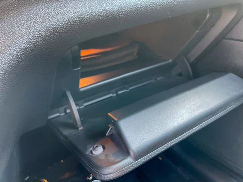 Used 2019 Jeep Cherokee Latitude Plus AWD/4WD image 23