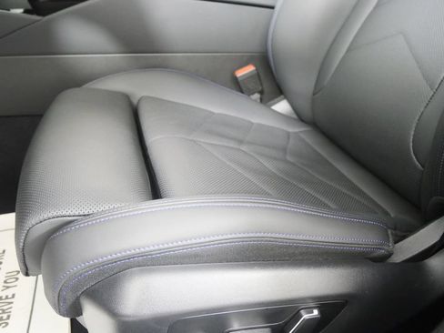 Certified 2024 BMW 540i xDrive w/ Premium Package AWD/4WD image 9