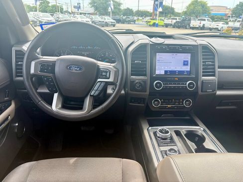 Used 2021 Ford Expedition Max XLT w/ FX4 Off-Road Package AWD/4WD image 9