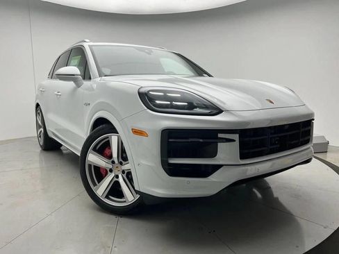 New 2026 Porsche Cayenne S AWD/4WD image 24