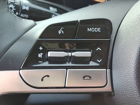 Certified 2023 Hyundai Elantra Limited image 24