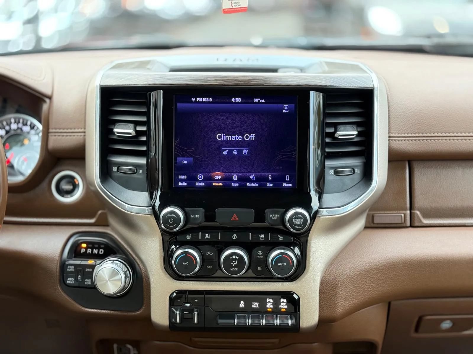 Used 2019 RAM 1500 Laramie AWD/4WD image 19