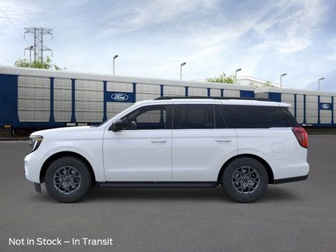 New 2026 Ford Expedition Active image 3