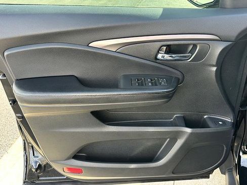 Used 2017 Honda Ridgeline RTL-T image 16