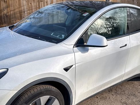 Used 2021 Tesla Model Y Long Range image 4
