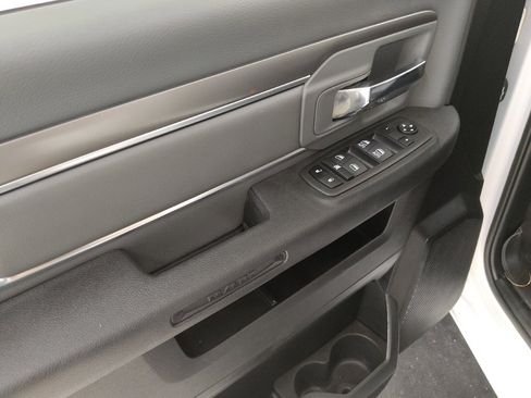 Used 2023 RAM 1500 Classic SLT AWD/4WD image 27