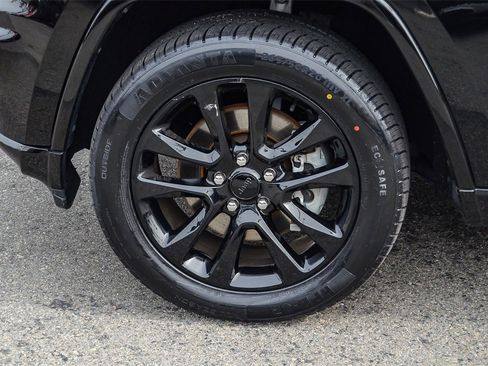 Used 2022 Jeep Grand Cherokee Laredo X image 10