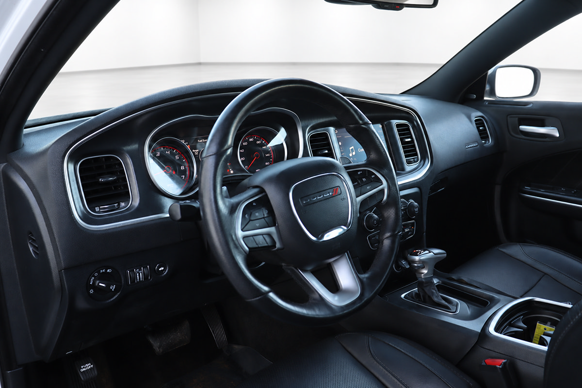 Used 2018 Dodge Charger R/T w/ Plus Group RWD image 26