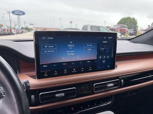 Used 2023 Lincoln Nautilus Reserve w/ Luxury Package AWD/4WD image 16