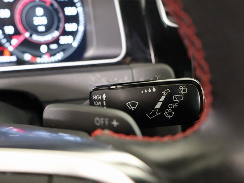 Used 2017 Volkswagen GTI Sport image 28