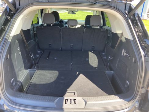 Used 2025 Ford Explorer Active AWD/4WD image 8