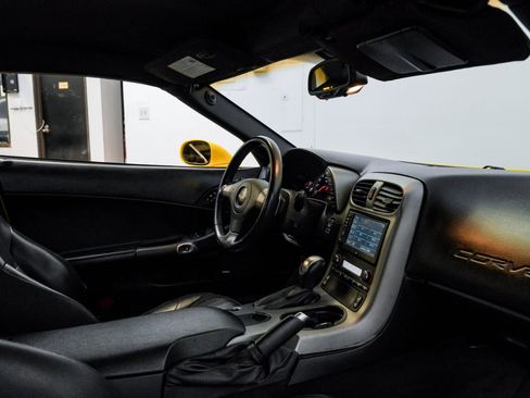 Used 2006 Chevrolet Corvette Coupe w/ Preferred Equipment Group image 23