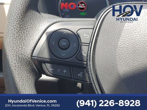 Used 2020 Toyota RAV4 LE AWD/4WD image 24