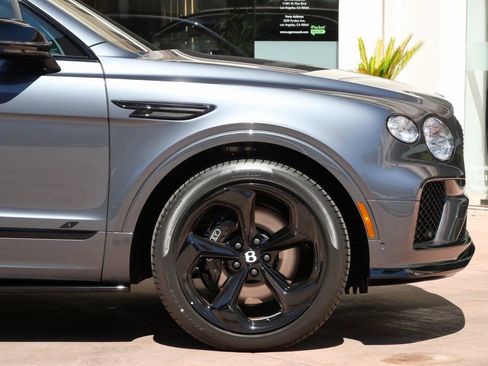 Used 2025 Bentley Bentayga AWD/4WD image 6